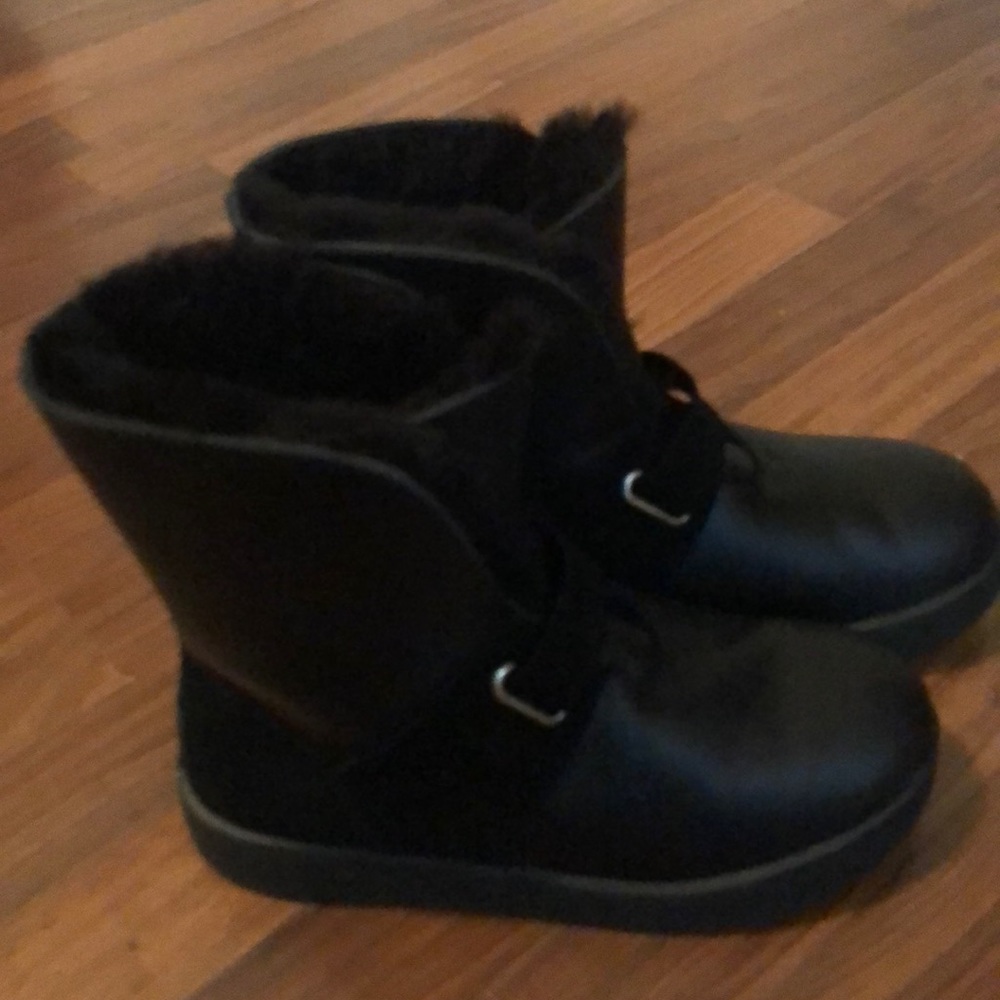 Woman’s leather UGG Wisley Waterproof Boots